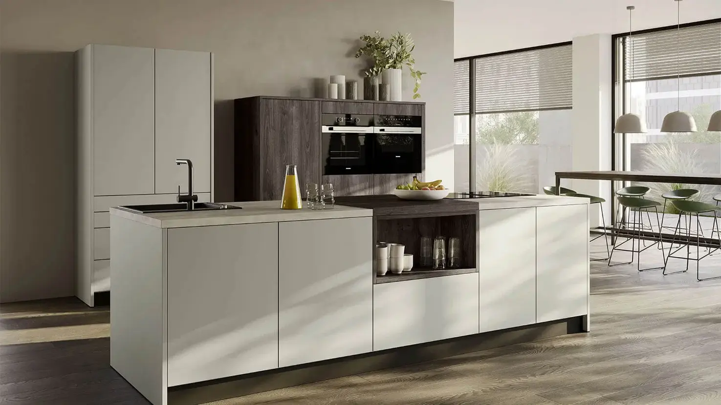 Petrolfarbene Küchenzeile mit Holzelementen